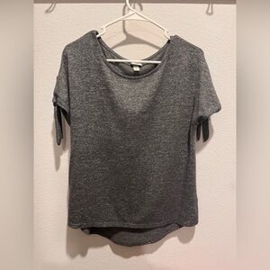 Women’s casual top short sleeve Medium
